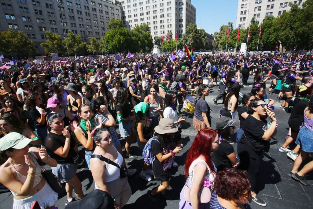 ClickNews | 8M en Santiago: una marea violeta por la Igualdad